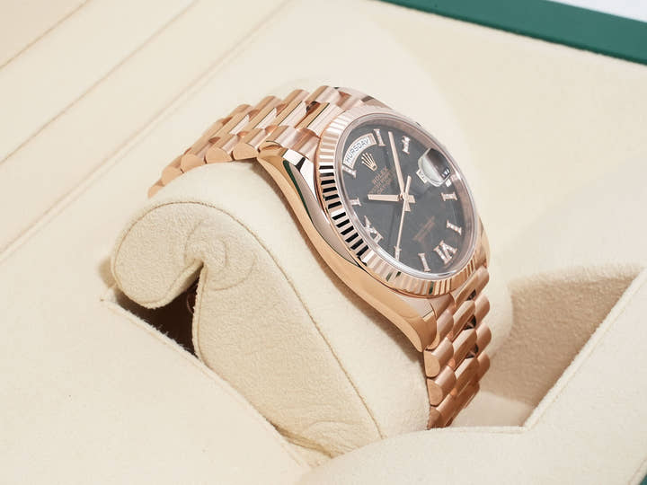 Rolex Day-Date 36 Ref. 128235 Everose Gold Eisenkiesel Dial Excellent Pre-owned krohhgku