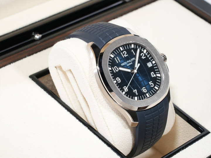 Patek Philippe Aquanaut Ref. 5168G-001 White Gold Midnight Blue Dial Unused 8itqvngd