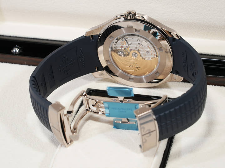 Patek Philippe Aquanaut Ref. 5168G-001 White Gold Midnight Blue Dial Unused 8itqvngd