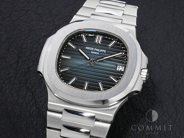 Patek Philippe Nautilus Ref. 5711/1A-010 Stainless Steel Blue Dial Used ddve4han