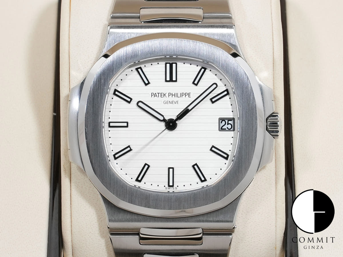 Patek Philippe Nautilus Ref. 5711/1A-011 Stainless Steel White Dial Used dwyfzfgc