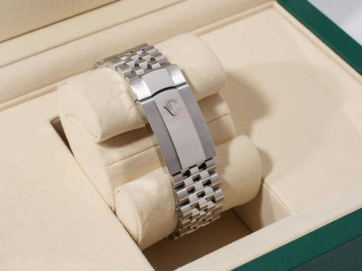 ロレックス デイトジャスト41 Ref.126300 ステンレススチール スレートローマン文字盤 ジュビリーブレスレット 美品 poifgyfd