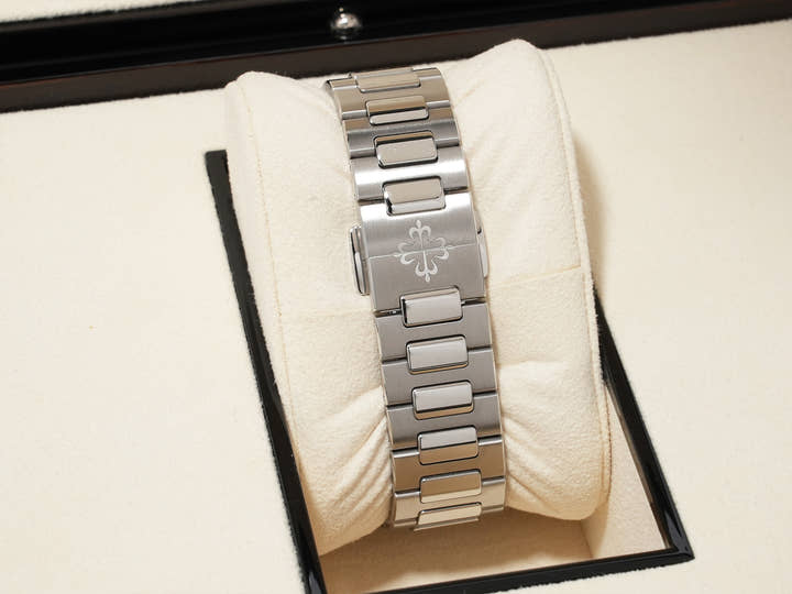 パテックフィリップ ノーチラス Ref.7118/1200A-001 ステンレススチール ブルー オパーリン文字盤 美品 pswprmm7