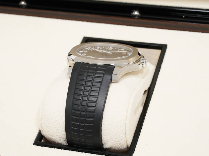パテックフィリップ アクアノート Ref.5167A-001 ステンレススチール ブラック文字盤 美品 3z5v425x