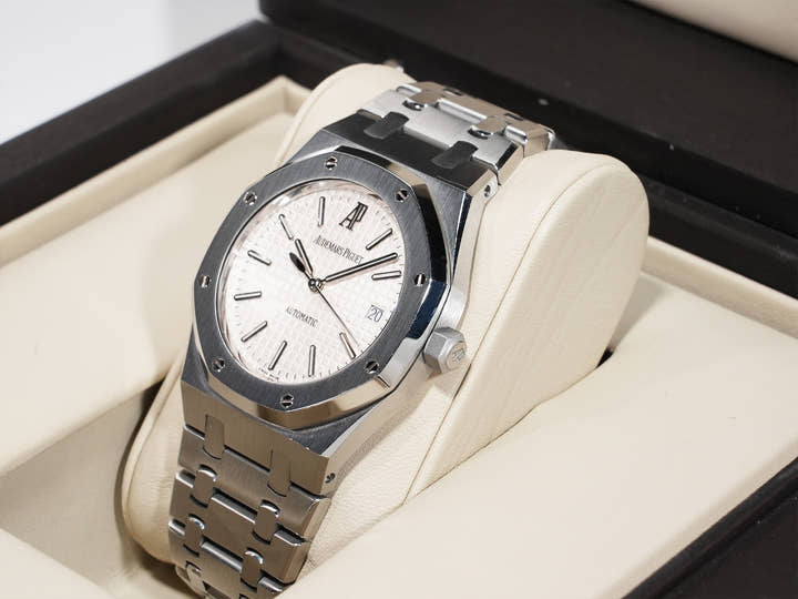 オーデマピゲ ロイヤルオーク Ref.15300ST.OO.1220ST.01 ステンレススチール シルバー文字盤 中古 oas89qg4