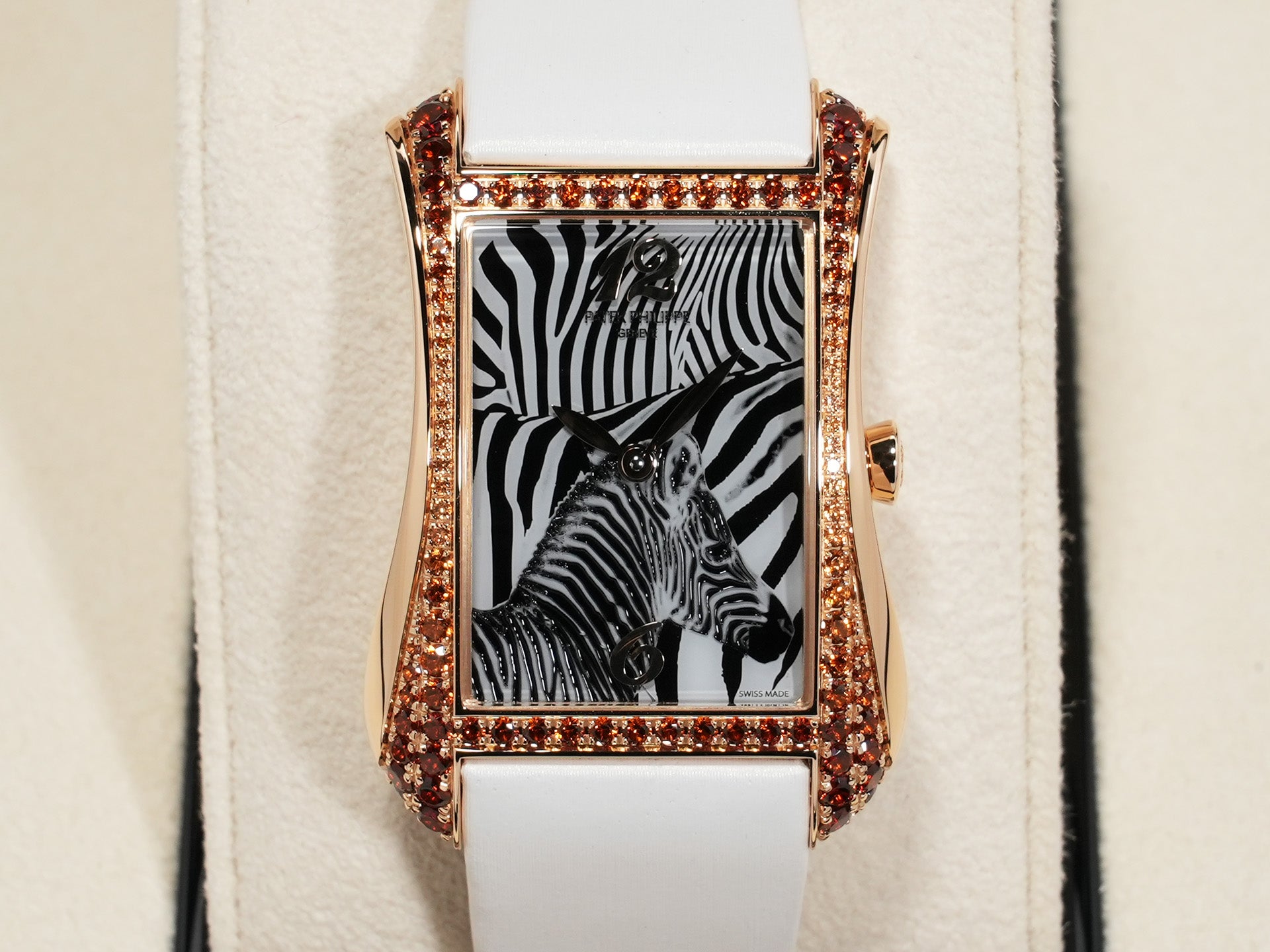Patek Philippe Gondolo Serata Ref.4962/200R-010 Rose Gold Metallic Sapphire Crystal Dial with Zebra Motif Unused 2wyc9sfg