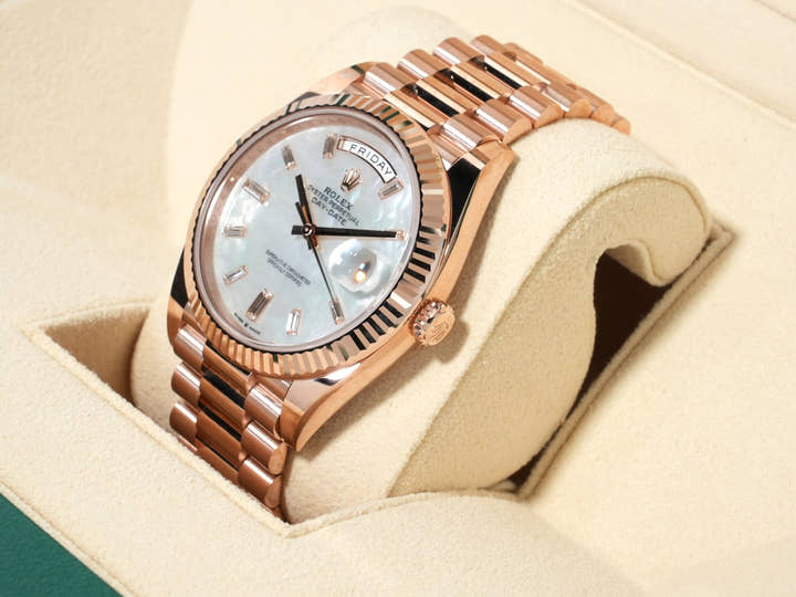 ROLEX Day-Date 40 Ref.228235NG Everose Gold Diamond White Mother-of-Pearl Dial Unused hksxdao6