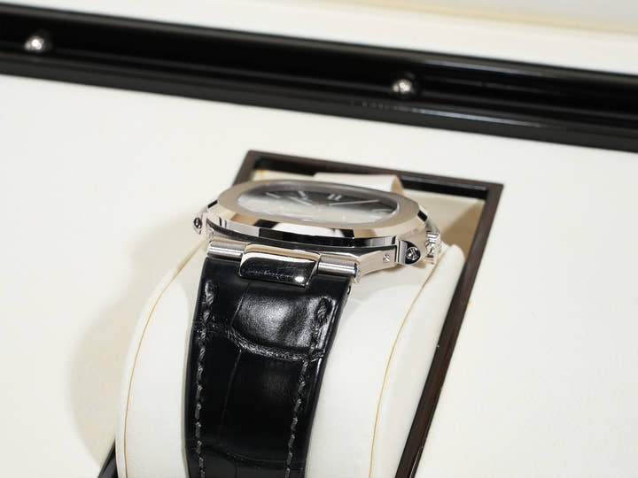 パテックフィリップ ノーチラス プチコンプリケーション Ref.5712G-001 ホワイトゴールド スレート文字盤 中古 vtvpb36m