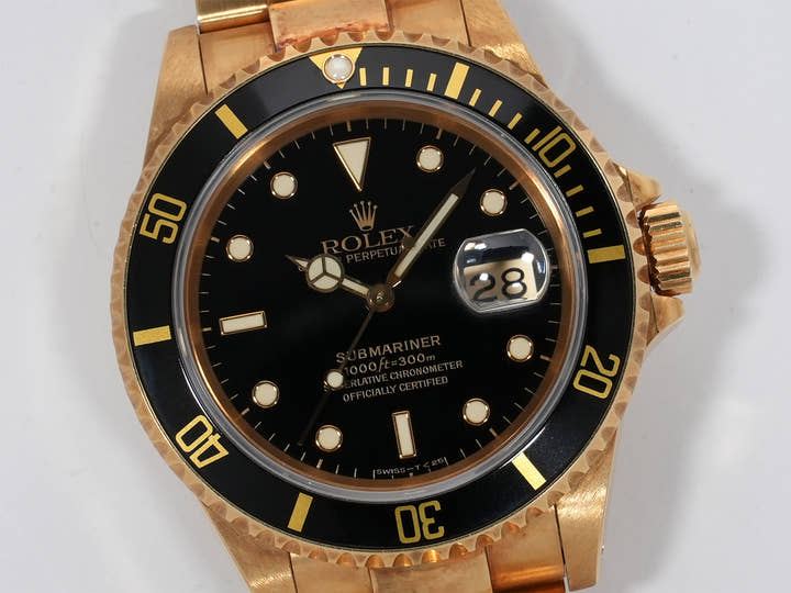 Rolex Submariner Date Ref. 16618 Yellow Gold Black Dial Used h9c9bkgf