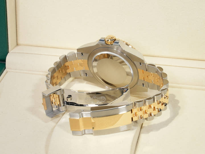 Rolex GMT-Master II Ref. 126713GRNR Stainless Steel/Yellow Gold Black Dial Jubilee Bracelet Unused i3njikiv
