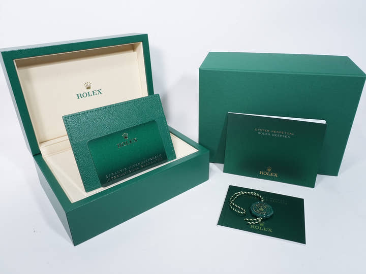 ロレックス シードゥエラー ディープシー Ref.136660 ステンレススチール D-BLUE文字盤 未使用 hkdqxurj