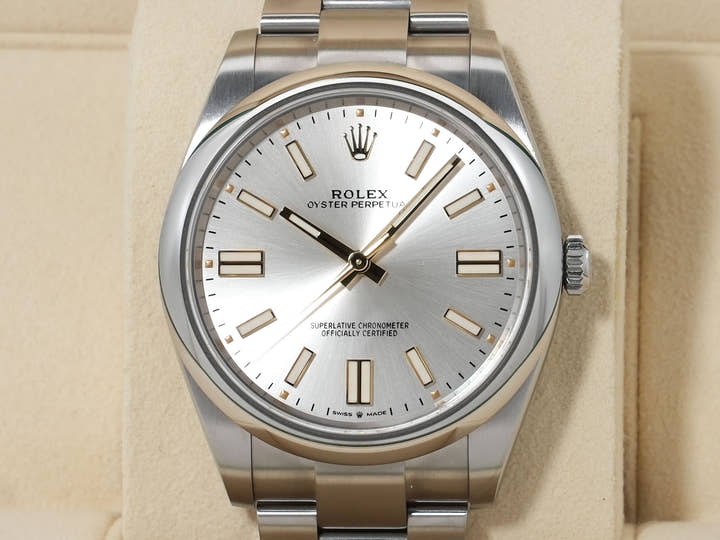 ロレックス オイスターパーペチュアル41 Ref.124300 ステンレススチール シルバー文字盤 美中古 zpv42hye