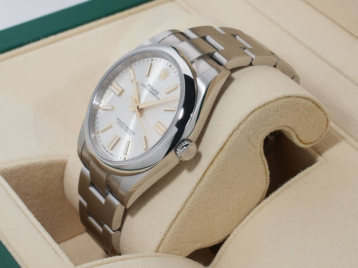 ロレックス オイスターパーペチュアル41 Ref.124300 ステンレススチール シルバー文字盤 美中古 zpv42hye
