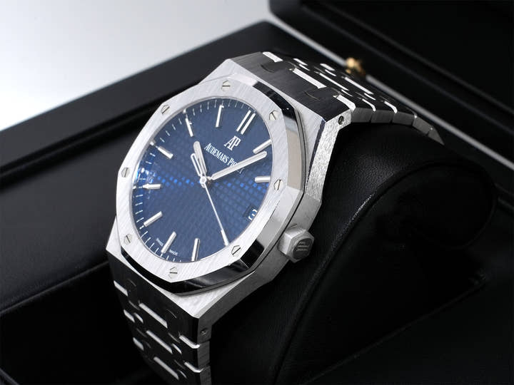 Audemars Piguet Royal Oak Ref.15503BC.OO.1220BC.01 White Gold Blue Dial Pre-owned a3z3zcwo