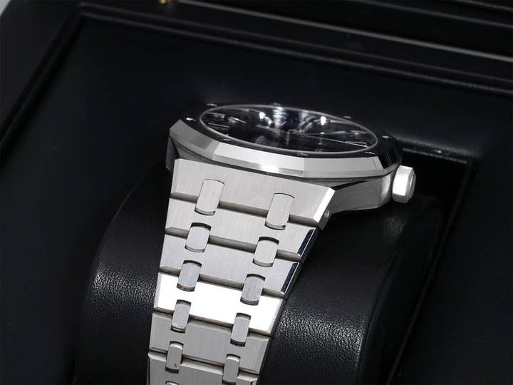 Audemars Piguet Royal Oak Ref.15503BC.OO.1220BC.01 White Gold Blue Dial Pre-owned a3z3zcwo