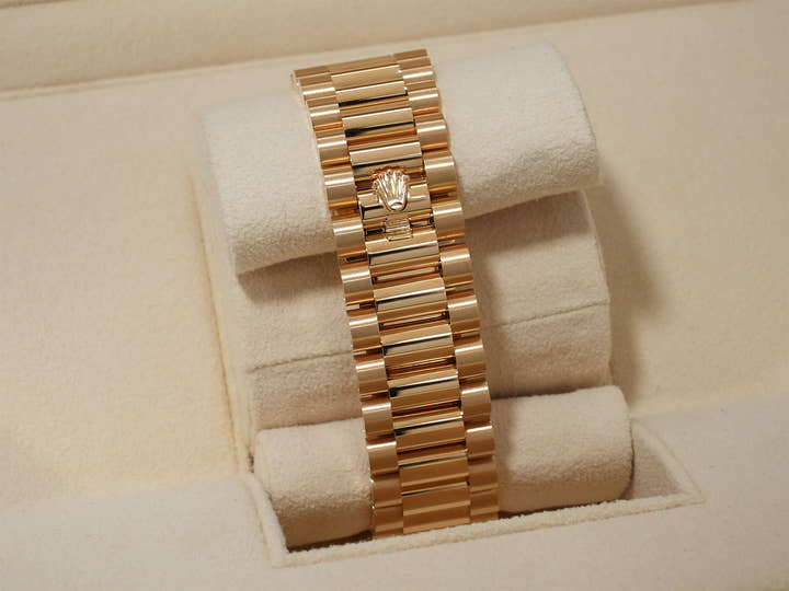 Rolex Day-Date 36 Ref. 128238A Yellow Gold Champagne Dial Near Mint keexwhjc