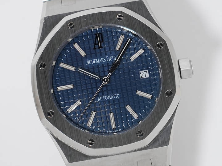 Audemars Piguet Royal Oak Ref.15300ST.OO.1220ST.02 Stainless Steel Blue Dial Excellent Condition 874aofid