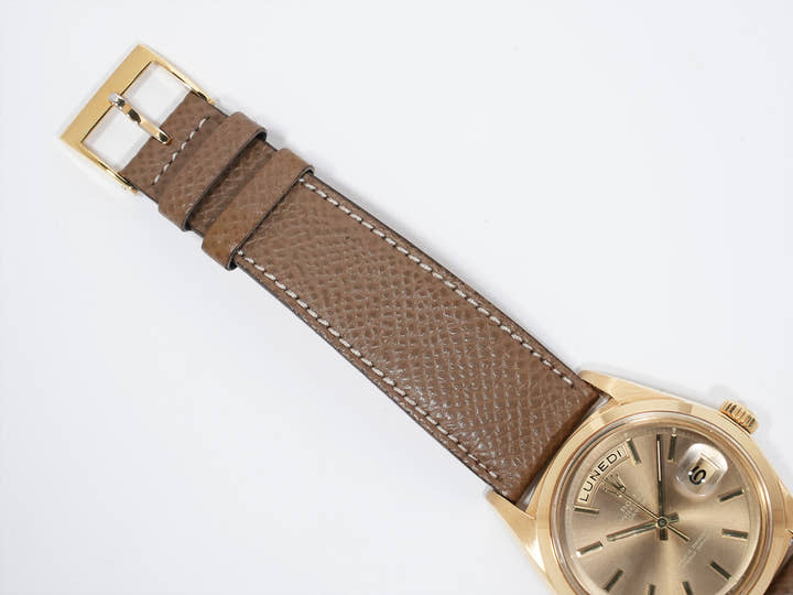 Rolex Day-Date Ref.1802/8 Yellow Gold Champagne Dial Pre-Owned i9swx4w9
