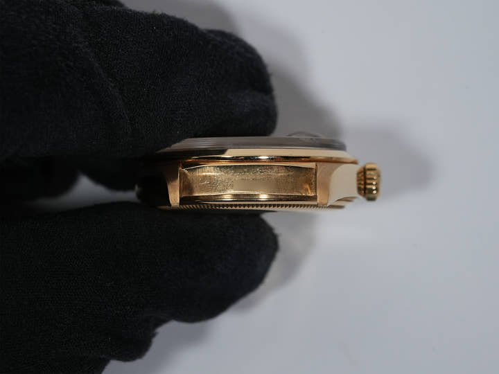 Rolex Day-Date Ref.1802/8 Yellow Gold Champagne Dial Pre-Owned i9swx4w9
