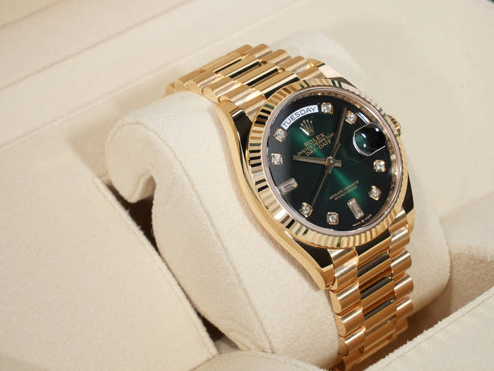 Rolex Day-Date 36 Ref. 128238A Yellow Gold Green Ombre Dial Pre-Owned c4e2867z