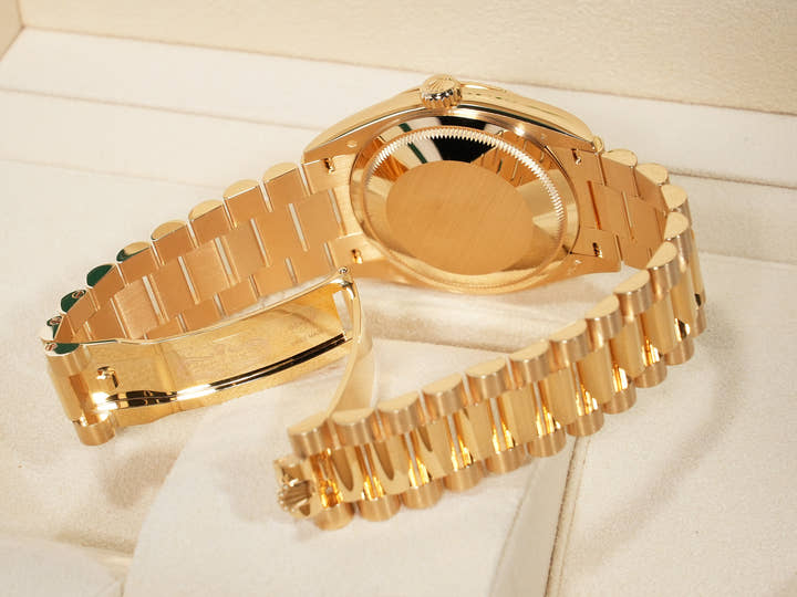 Rolex Day-Date 36 Ref. 128238A Yellow Gold Green Ombre Dial Pre-Owned c4e2867z