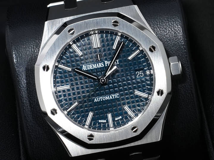 Audemars Piguet Royal Oak Ref.15450ST.OO.1256ST.03 Stainless Steel Blue Dial Excellent Condition cc8coxje