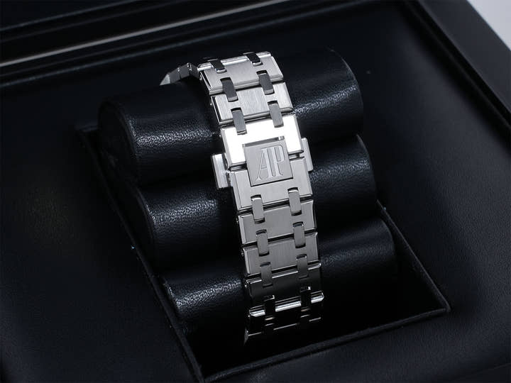 Audemars Piguet Royal Oak Ref.15450ST.OO.1256ST.01 Stainless Steel Silver Dial Excellent Condition y57zxg76
