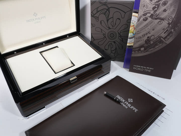 パテックフィリップ コンプリケーション ワールドタイム デイト Ref.5330G-001 ホワイトゴールド ブルーグレー オパーリン文字盤 美中古 fpsc2ewj