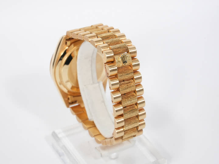 ロレックス デイデイト Ref.18248 イエローゴールド シャンパンタペストリー文字盤 中古 y2ah77wo