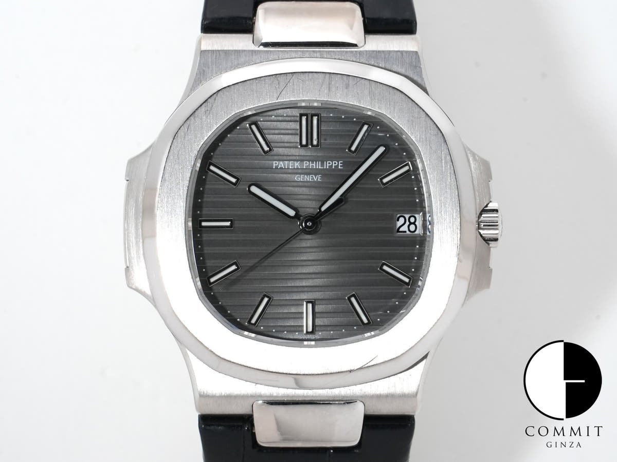 Patek Philippe Nautilus Ref. 5711G-001 White Gold Grey Dial Used 68pgvv2e