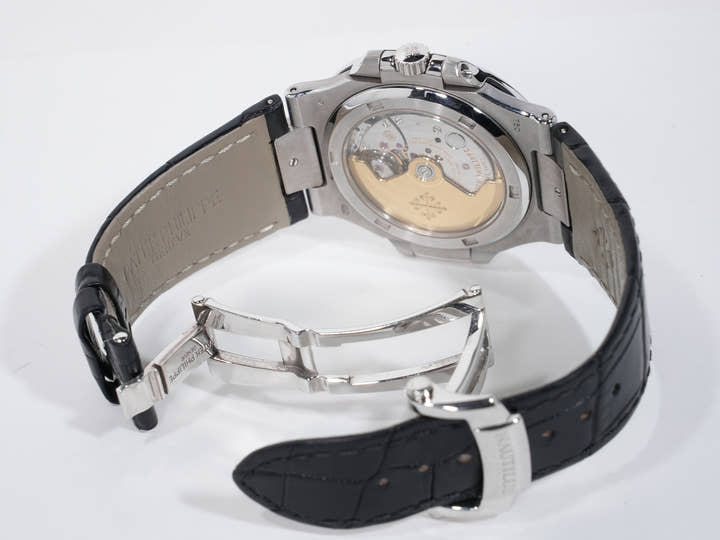 Patek Philippe Nautilus Ref. 5711G-001 White Gold Grey Dial Used 68pgvv2e