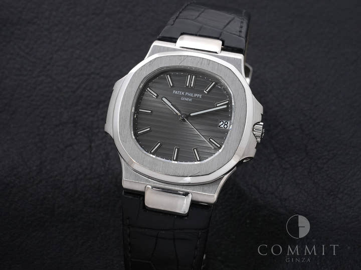Patek Philippe Nautilus Ref. 5711G-001 White Gold Grey Dial Used 68pgvv2e