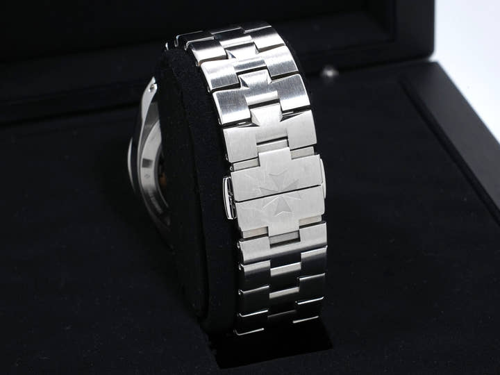 ヴァシュロンコンスタンタン オーヴァーシーズ Ref.4500V/110A-B128 ステンレススチール ブルー文字盤 中古 f6vbkoii