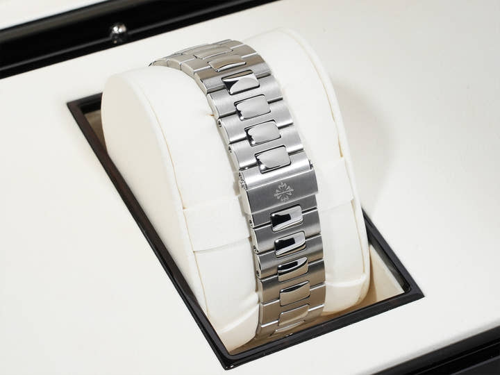 パテックフィリップ ノーチラス クロノグラフ TIFFANY&CO. Ref.5980/1A-001 ステンレススチール ブルー文字盤 未使用 w3xnfmbz