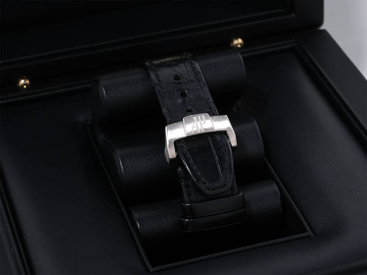 Audemars Piguet CODE 11.59 by Audemars Piguet Chronograph Ref. 26393BC.OO.A002CR.01 White Gold Black Lacquer Dial Excellent Condition u92uhfzs