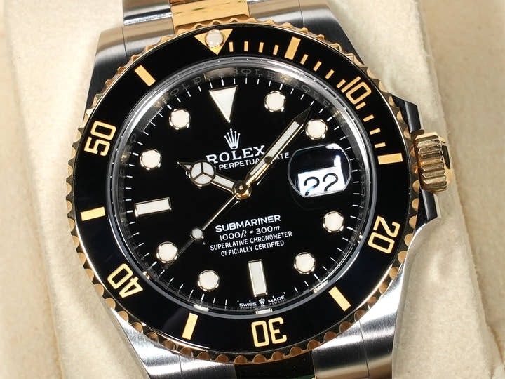 ロレックス サブマリーナー デイト Ref.126613LN ステンレススチール/イエローゴールド ブラック文字盤 中古 ej2w7psg