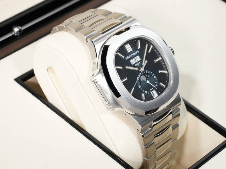 Patek Philippe Nautilus Annual Calendar Moon Phase Ref. 5726/1A-014 Stainless Steel, Blue, Black-Gradation Dial, Unused 96s5cw2p