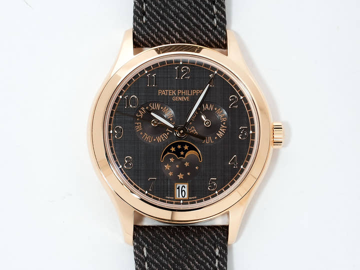 Patek Philippe Annual Calendar Moonphase Ref. 4946R-001 Rose Gold Chestnut, Vertical and Horizontal Satin-Finished Dial, Excellent Condition ah8wryjv
