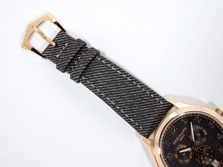 Patek Philippe Annual Calendar Moonphase Ref. 4946R-001 Rose Gold Chestnut, Vertical and Horizontal Satin-Finished Dial, Excellent Condition ah8wryjv
