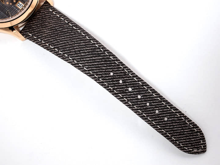 Patek Philippe Annual Calendar Moonphase Ref. 4946R-001 Rose Gold Chestnut, Vertical and Horizontal Satin-Finished Dial, Excellent Condition ah8wryjv