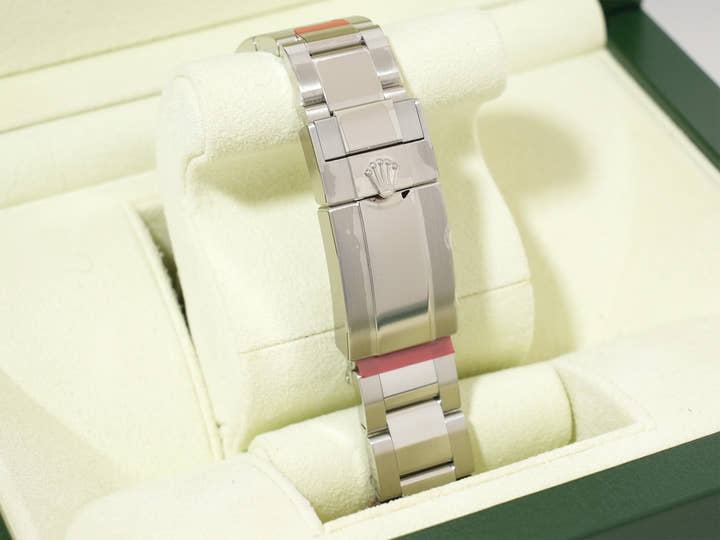 ロレックス デイトナ Ref.116520 ステンレススチール ブラック文字盤 未使用 neeg5uii