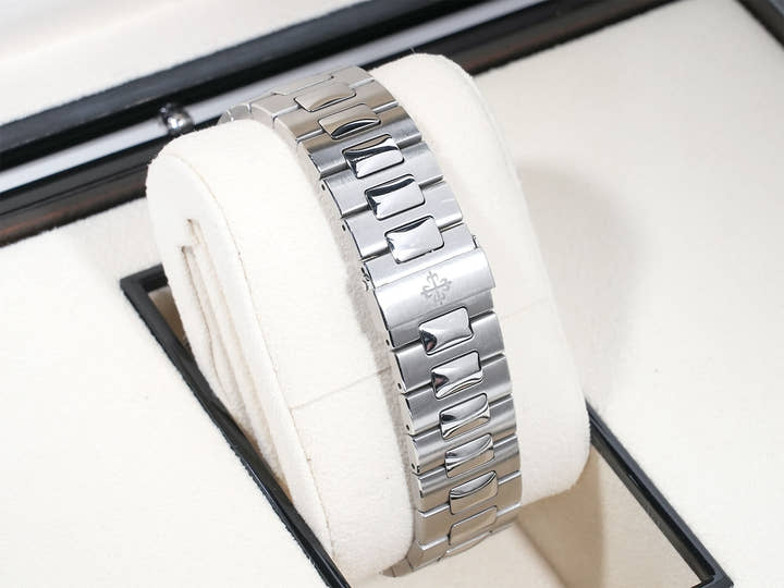 パテックフィリップ ノーチラス プチコンプリケーション Ref.5712/1A-001 ステンレススチール ブルー文字盤 中古 v7rf5ks2