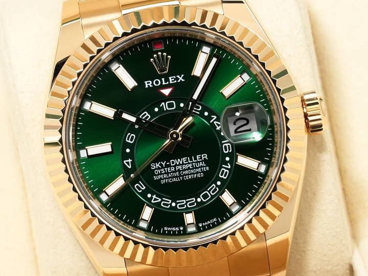 Rolex Sky-Dweller Ref.336938 Yellow Gold Green Dial Excellent Condition kzn24ozj