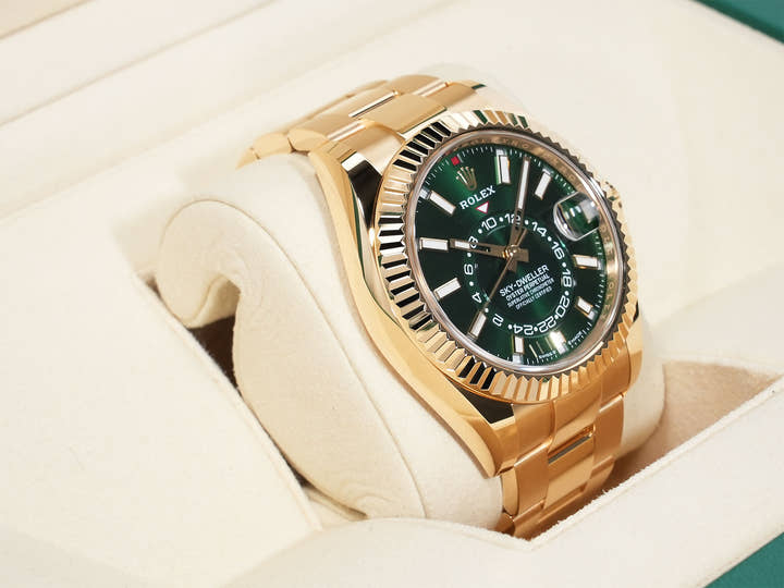Rolex Sky-Dweller Ref.336938 Yellow Gold Green Dial Excellent Condition kzn24ozj