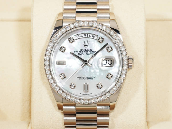 ロレックス デイデイト Ref.128349RBR ホワイトゴールド ホワイトシェルx10Pダイヤ文字盤 中古 mz7g9d4o