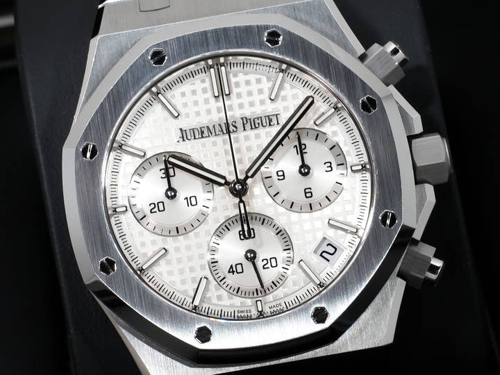 オーデマピゲ ロイヤルオーク クロノグラフ 50周年記念 Ref.26240ST.OO.1320ST.03 ステンレススチール シルバー文字盤 中古 ybm6evpa