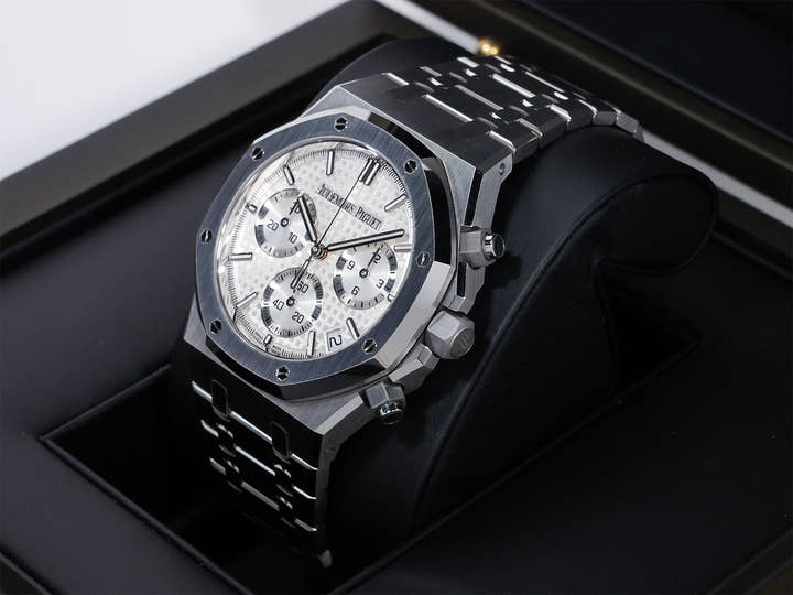 オーデマピゲ ロイヤルオーク クロノグラフ 50周年記念 Ref.26240ST.OO.1320ST.03 ステンレススチール シルバー文字盤 中古 ybm6evpa