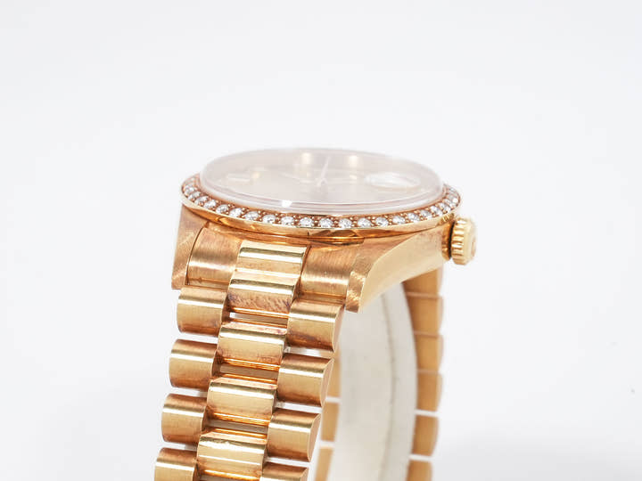 Rolex Day-Date Ref. 18348A Yellow Gold Champagne Dial Pre-owned fwyumnpk