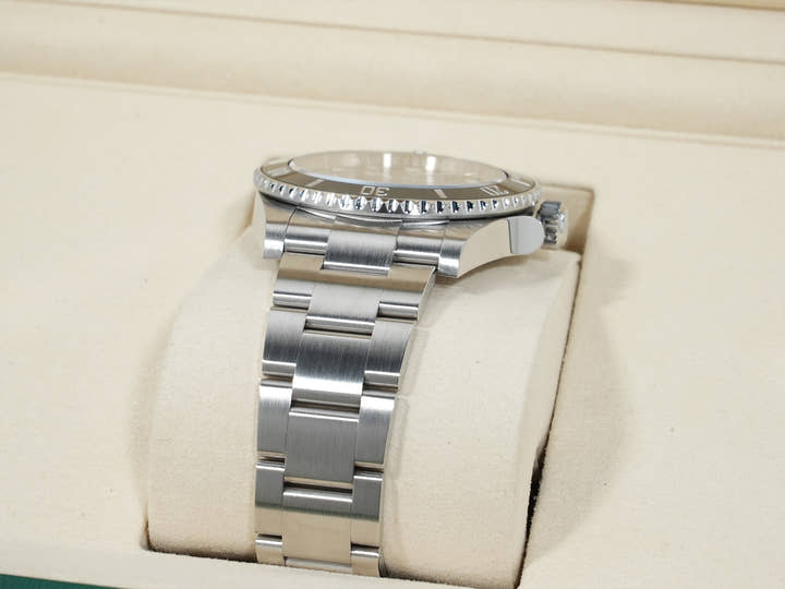 ロレックス サブマリーナー ノンデイト Ref.124060 ステンレススチール ブラック文字盤 美品 ixy5xs9h