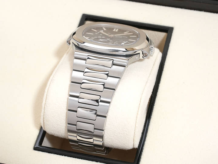 Patek Philippe Nautilus Petite Complication Ref.5712/1A-001 Stainless Steel Blue Dial Excellent Used 2d6eg5ao